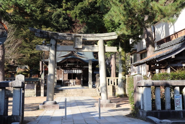 宗像三女神を祀る四所神社